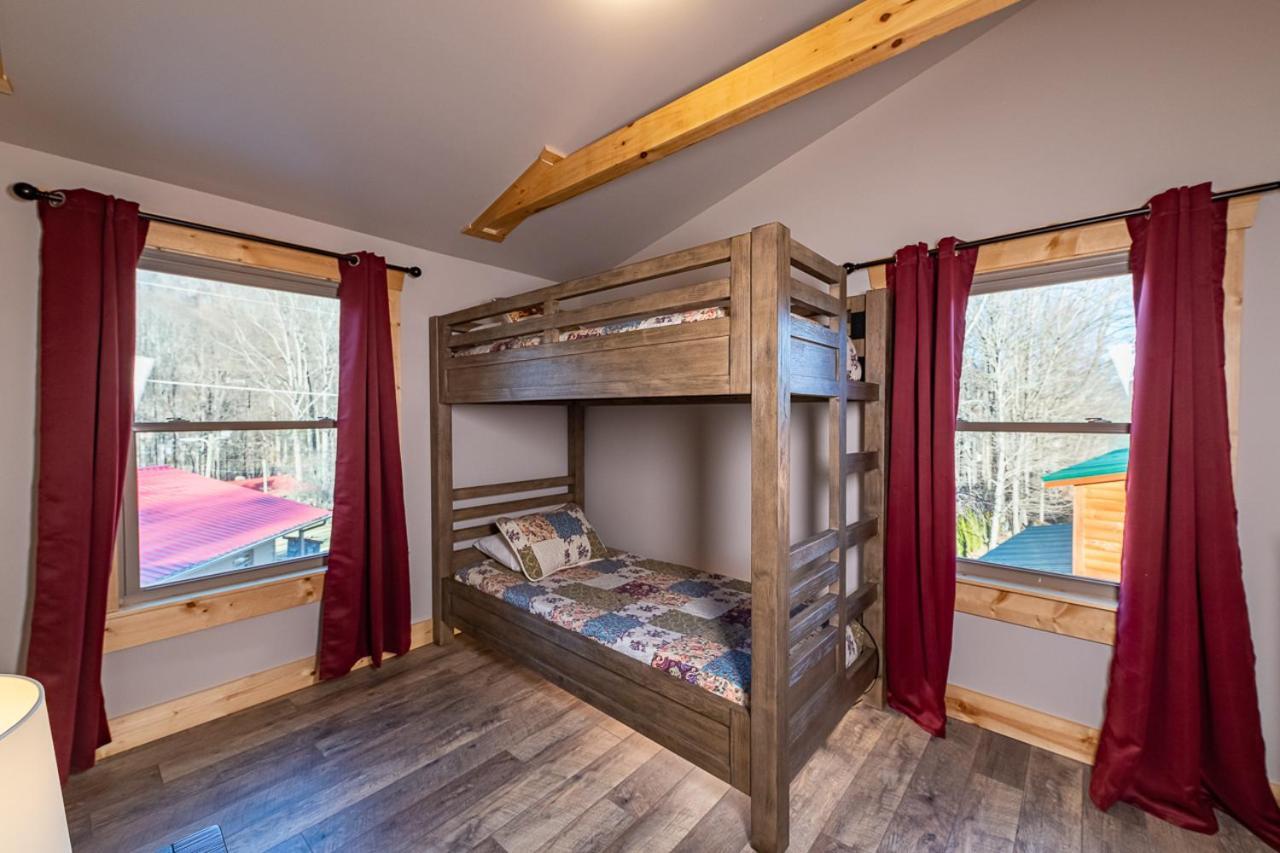 The Red Fox Cabin Villa แมกกีวาเลย์ ภายนอก รูปภาพ